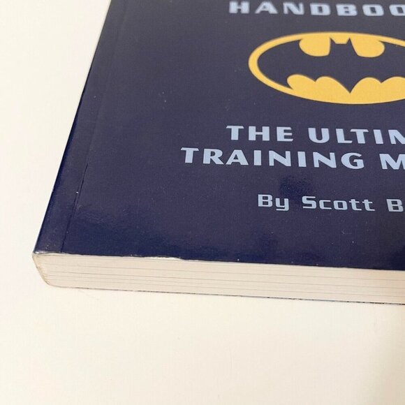 2005 The Batman Handbook The Ultimate Training Manual By Scott Beatty - Picture 2 of 16
